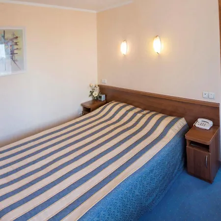 Sputnik Hotel 3*