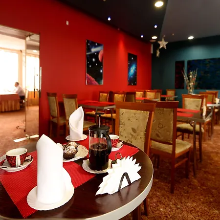 Hotel Sputnik 3*