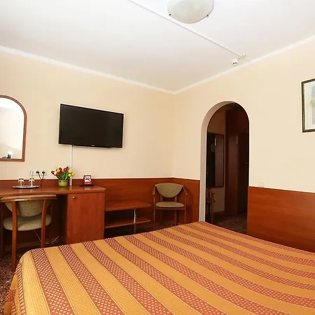 Hotel Sputnik 3*